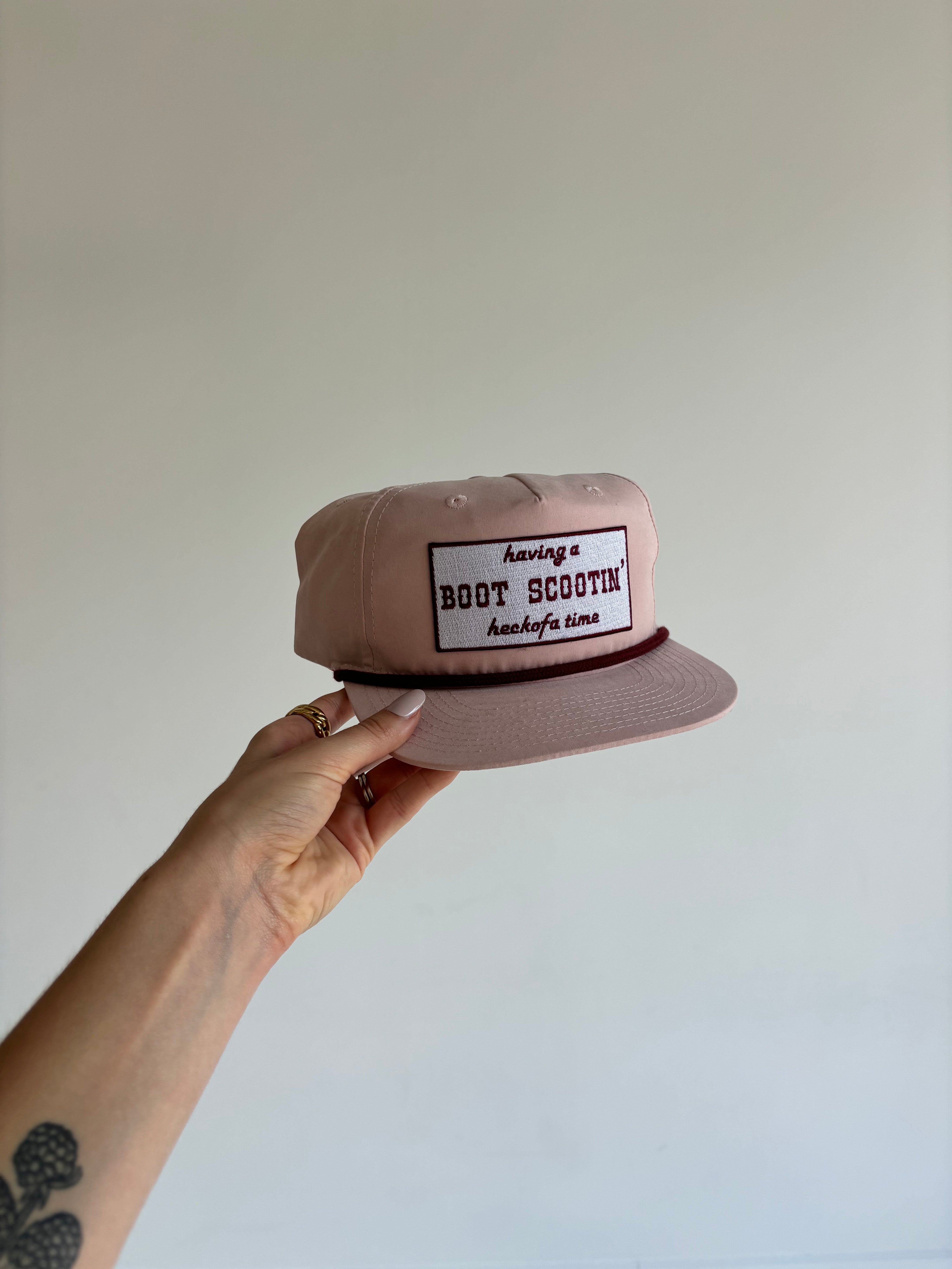 “Having A Boot Scootin’ Heckofa Time” Rope Hat